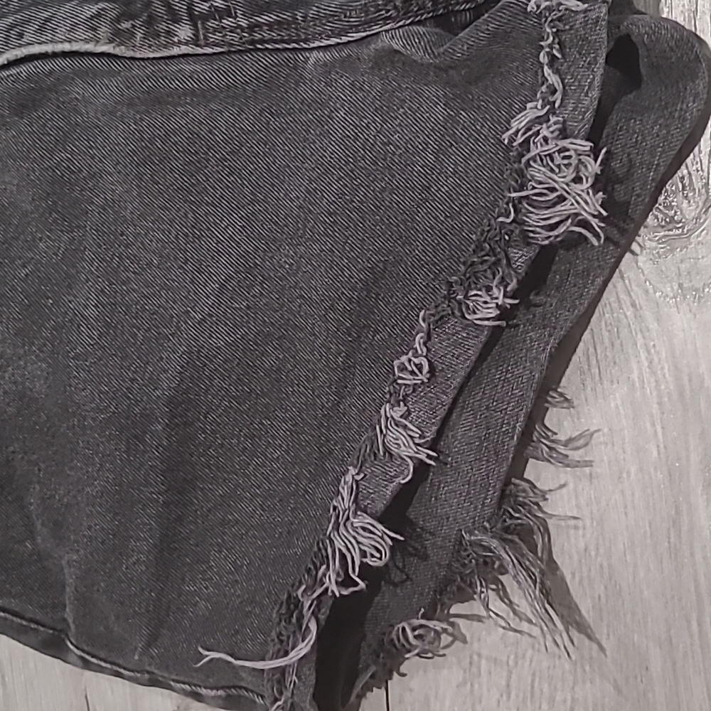 Levi's 521 Tapered High Waisted Shorts - Picture 4 of 10